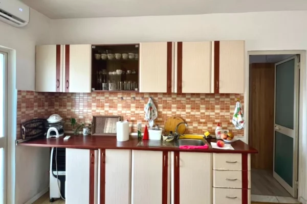 Shitet apartament 3+1+Depo+Ballkon tek Zogu i Zi ! 160 mln leke!112