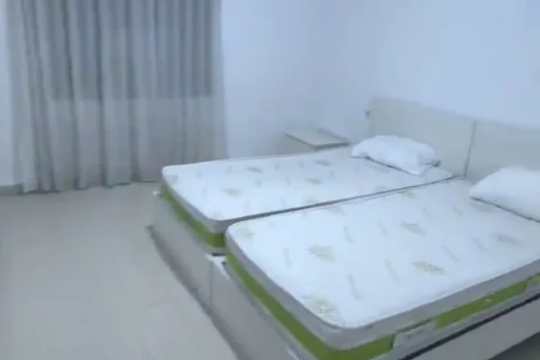 Jepet apartament 2+1 me qira tek Rruga Mihal Grameno , Rruga Ali Demi !!12