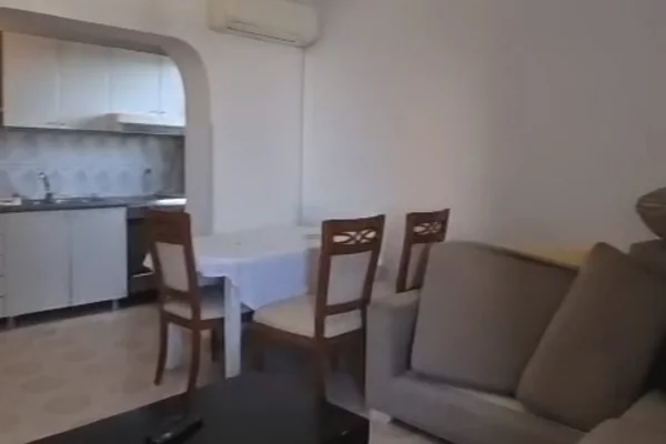 Shtepi me qera 3+1 ne Tirane - 650 Euro