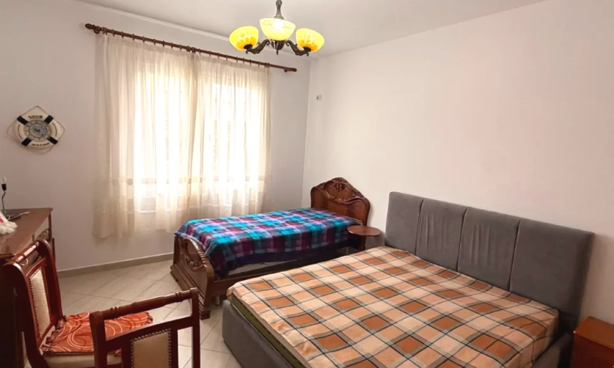 Shtepi me qera Apartament ne Tirane, 3+1, Mobilimi E mobiluar, Pagesa 600  Euro.