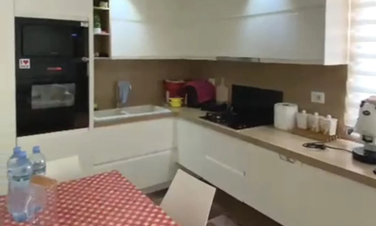 House for Sale Apartment in Tirana, 2+1, Furniture Furnished, Payment 165,000  Euro.