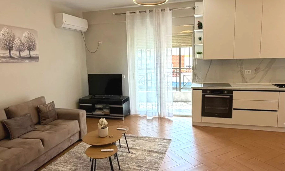 Casa in vendita Appartamento a Tirana, 2+1, Ambiente Arredato, Pagamento 330,000  Euro.