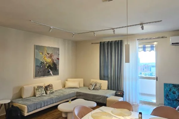 Shtepi me qera 2+1 ne Tirane - 950 Euro
