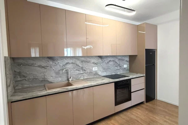 Jepet apartament 1+1 me qira tek Kompleksi E-88 , Laprake , ish Dogana , Zogu i Zi !lluksoz ne detaj