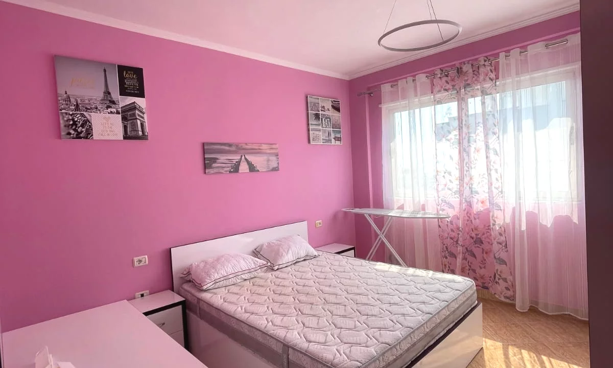 Shtepi me qera Apartament ne Tirane, 2+1, Mobilimi E mobiluar, Pagesa 450  Euro.