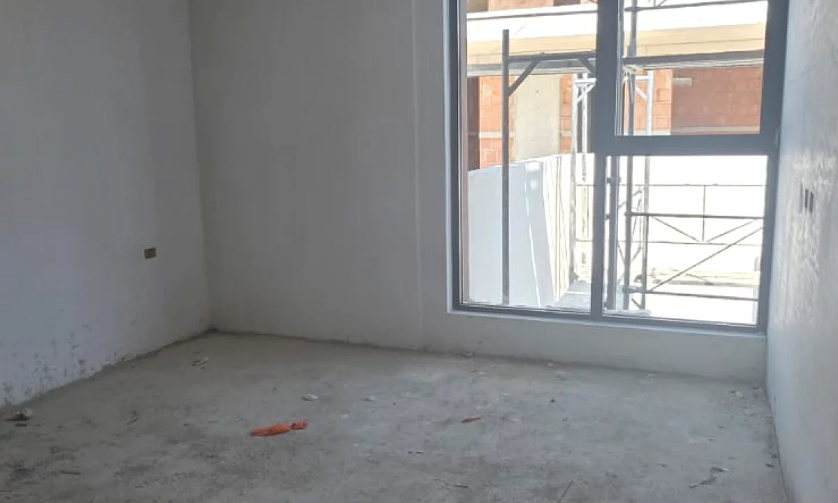 Shtepi ne shitje Apartament ne Tirane, 2+1, Mobilimi Bosh, pa mobiluar, Pagesa 115,870  Euro.