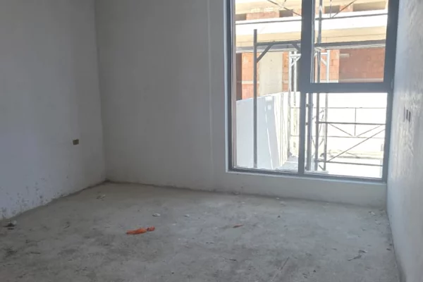 Shitet apartament 2+1 tek Kompleksi Diellon , Paskuqan !! 1k metri !!12