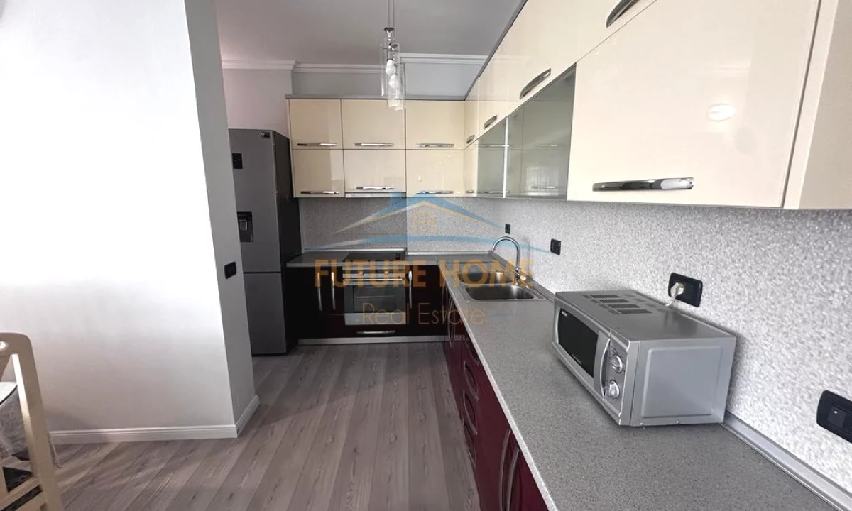 Shtepi me qera Apartament ne Tirane, 3+1, Mobilimi E mobiluar, Pagesa 1,200  Euro.