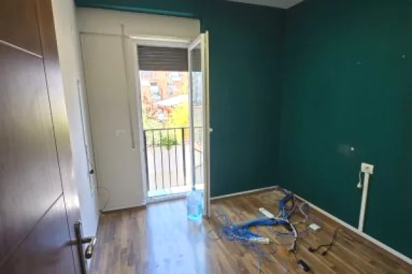 Ambient biznesi me qera 3+1 ne Tirane - 1,700 Euro