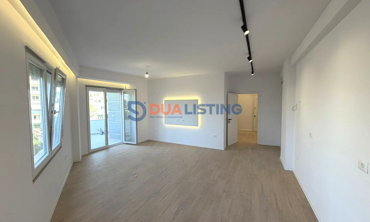 Casa in vendita Appartamento a Tirana, 2+1, Ambiente Vuoto, Pagamento 155,000  Euro.