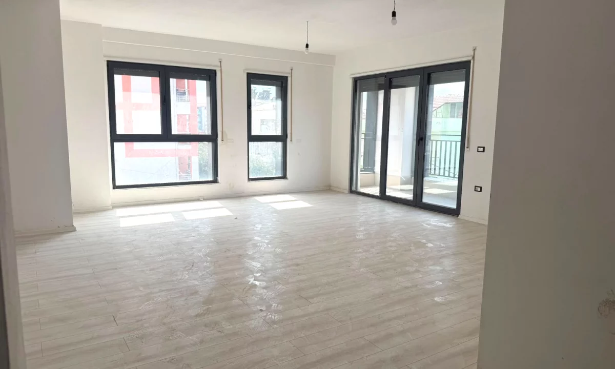 Jepet apartament 2+1+2 per zyre me qira tek Kompleksi Ndregjoni , Rruga Jordan Misja >900 leke >
