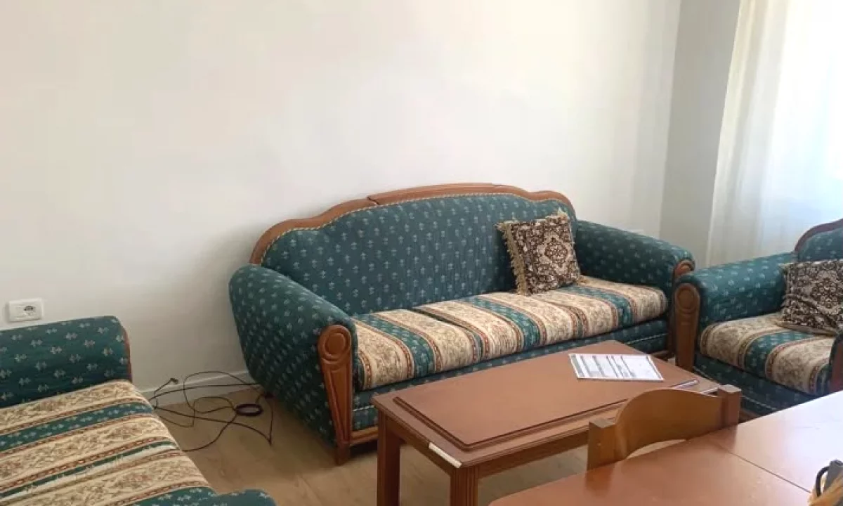 Shtepi me qera Apartament ne Tirane, 2+1, Mobilimi E mobiluar, Pagesa 550  Euro.