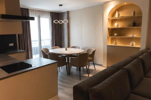Shtepi me qera 3+1 ne Tirane - 3,000 Euro