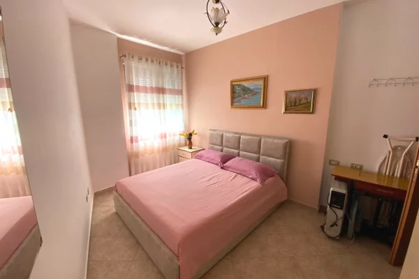 Jepet apartament 2+1 me qira tek Rruga Mine Peza , prane Prokurorise <700 leke>