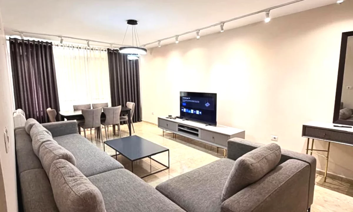 Shtepi me qera Apartament ne Tirane, 2+1, Mobilimi E mobiluar, Pagesa 850  Euro.
