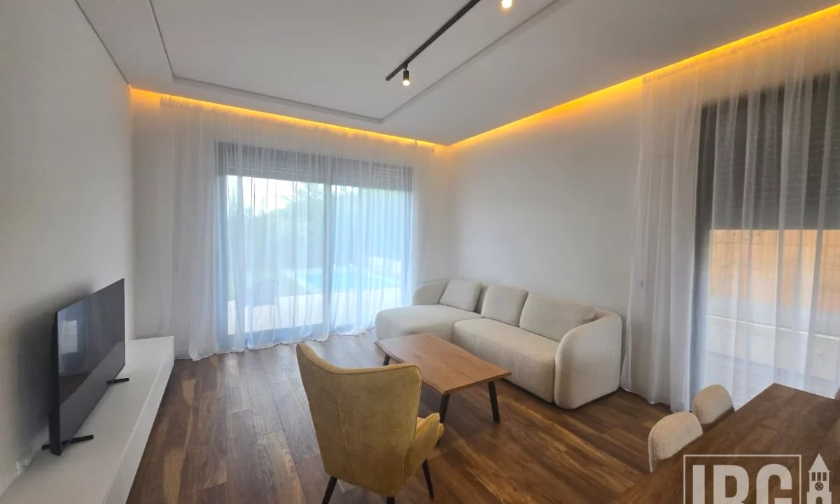 Shtepi me qera Vila Luksoze ne Tirane, 4+1, Mobilimi E mobiluar, Pagesa 3,400  Euro.