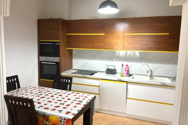 Shtepi me qera 2+1 ne Tirane - 550 Euro