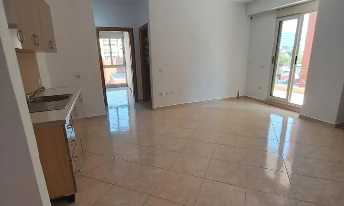 Jepet apartament 2+1 me qira (per zyre apo banim) tek Kompleksi Delijorgji <jo cc?<!