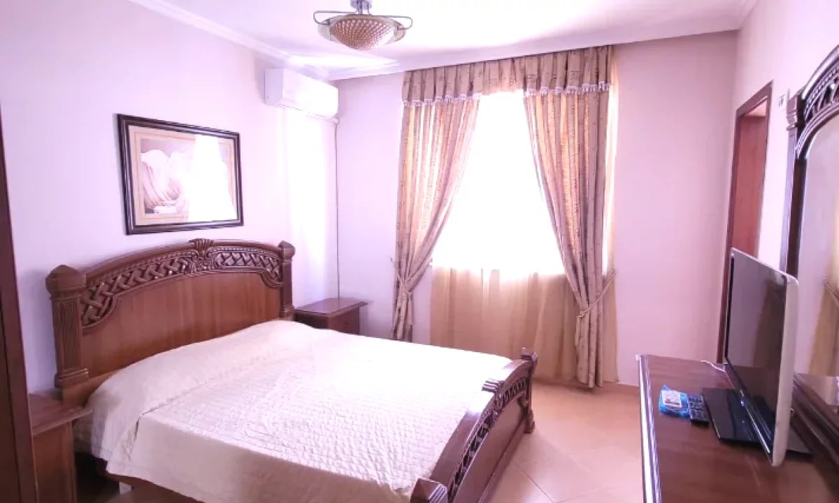 Shtepi me qera Apartament ne Tirane, 2+1, Mobilimi E mobiluar, Pagesa 700  Euro.