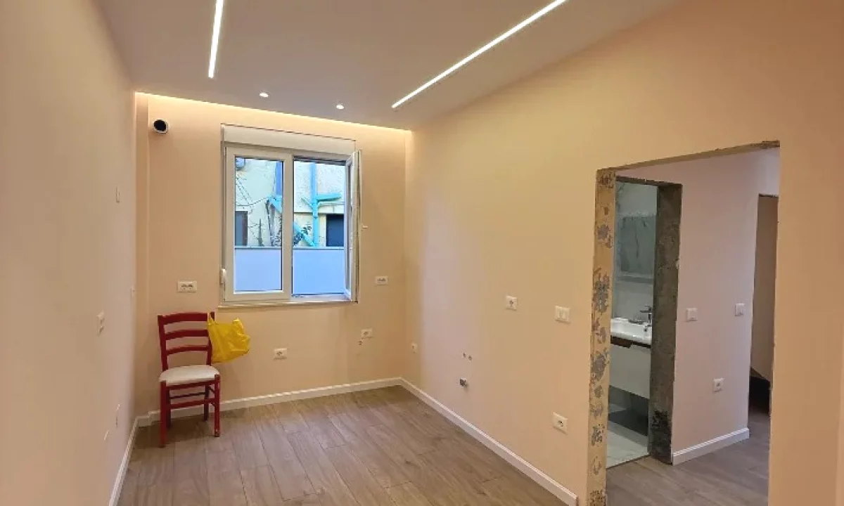 Shtepi me qera Vila Luksoze ne Tirane, 4+1, Mobilimi Bosh, pa mobiluar, Pagesa 2,100  Euro.