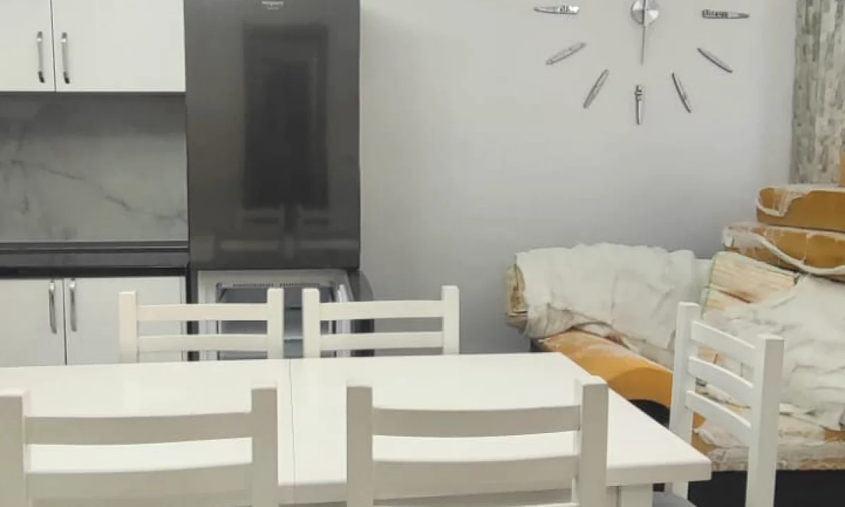 Shtepi me qera Apartament ne Tirane, 1+1, Mobilimi E mobiluar, Pagesa 450  Euro.