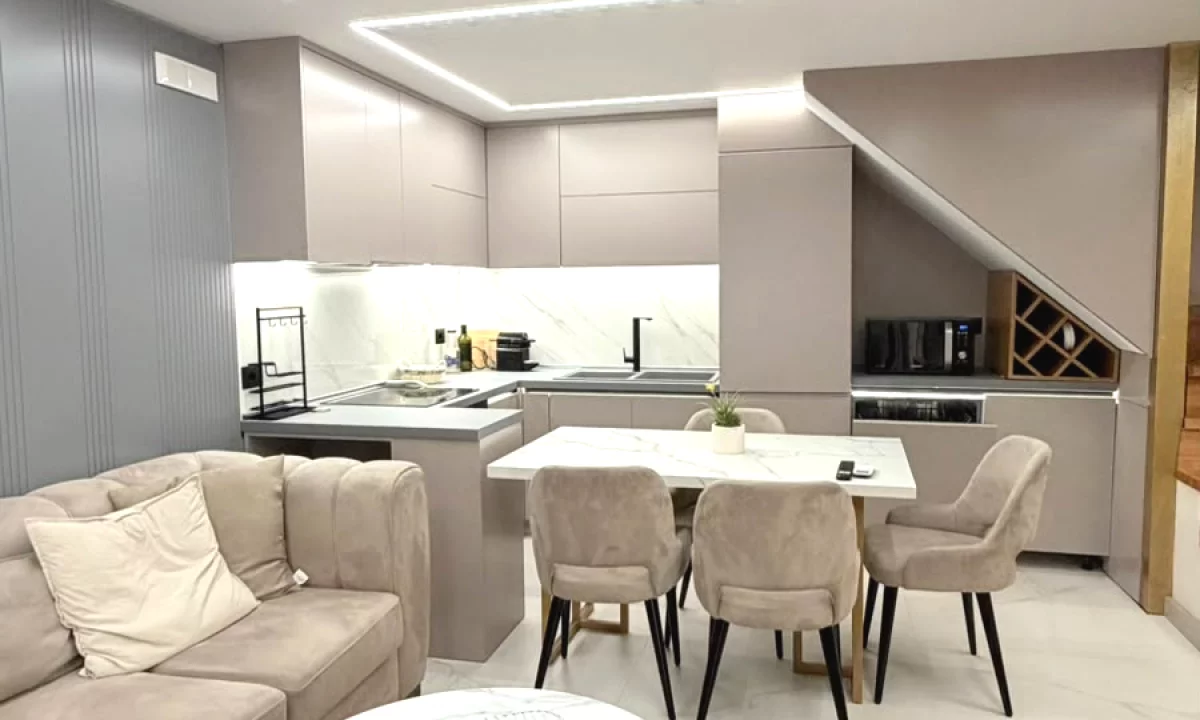 Shtepi me qera Apartament ne Tirane, 2+1, Mobilimi E mobiluar, Pagesa 800  Euro.