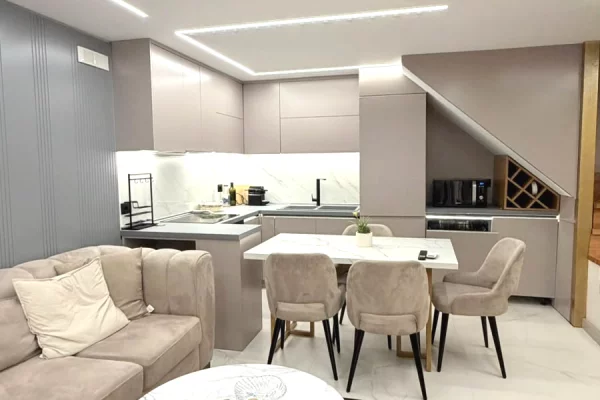 Shtepi me qera 2+1 ne Tirane - 800 Euro
