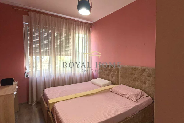 Shtepi me qera 2+1 ne Tirane - 750 Euro
