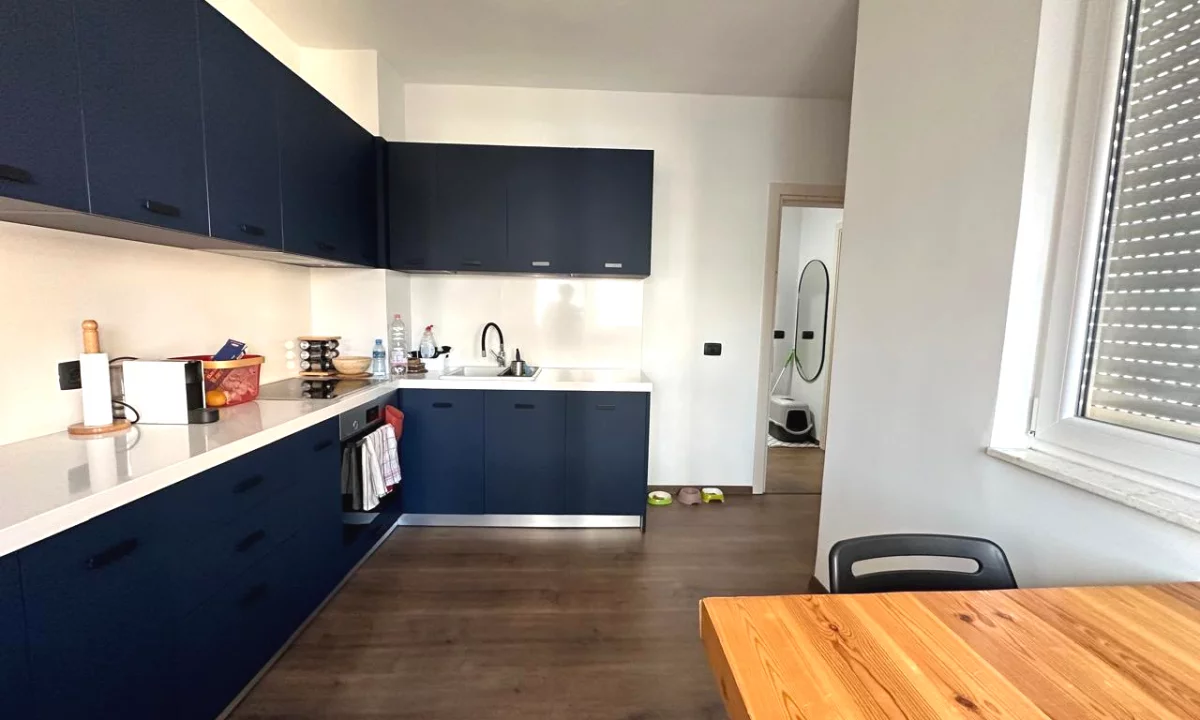 Shtepi me qera Apartament ne Tirane, 2+1, Mobilimi E mobiluar, Pagesa 1,300  Euro.