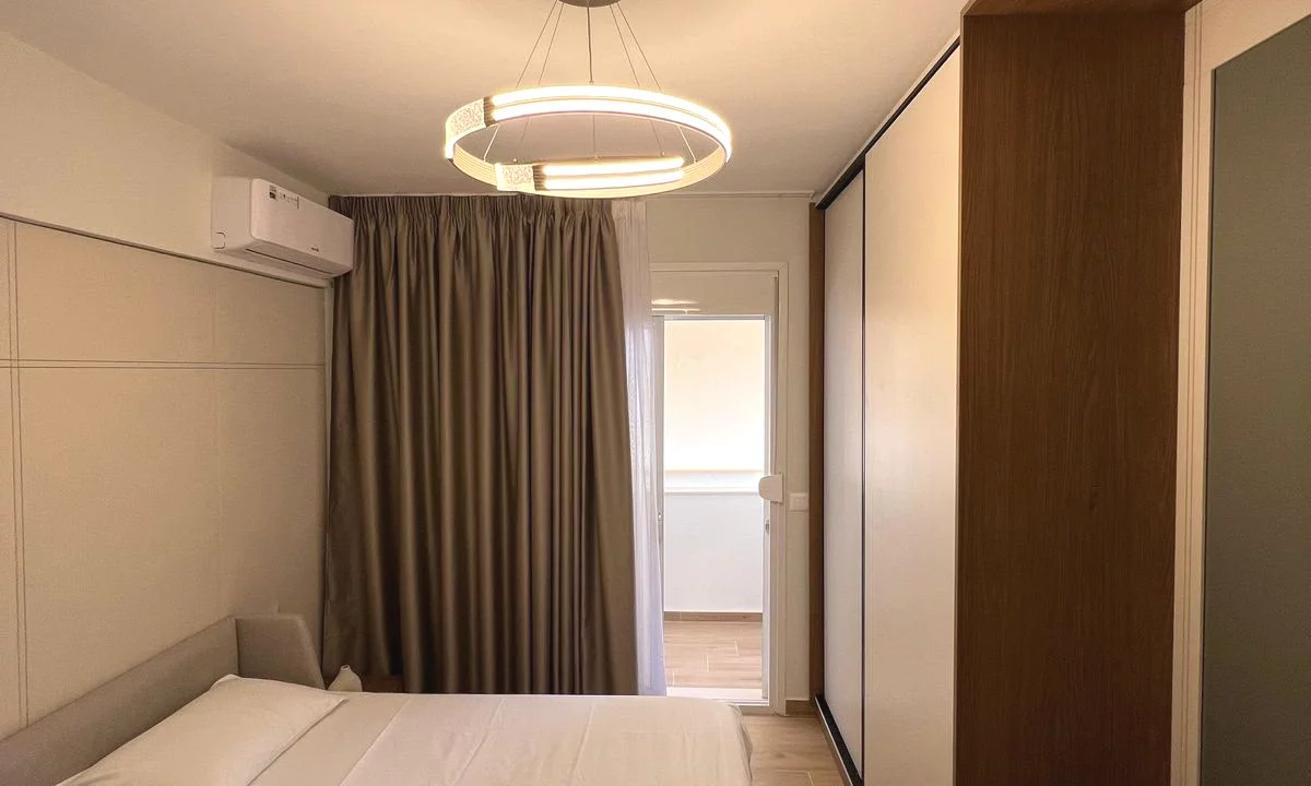 Shtepi ne shitje Apartament ne Vlore, 1+1, Mobilimi E mobiluar, Pagesa 103,000  Euro.