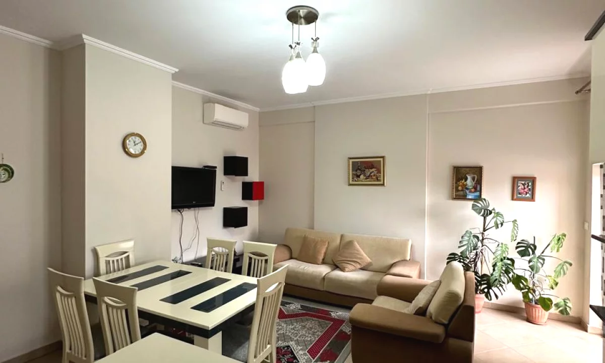 Shtepi me qera Apartament ne Tirane, 1+1, Mobilimi E mobiluar, Pagesa 650  Euro.