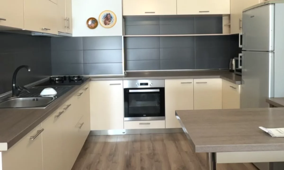 Shtepi me qera Apartament ne Tirane, 1+1, Mobilimi E mobiluar, Pagesa 600  Euro.