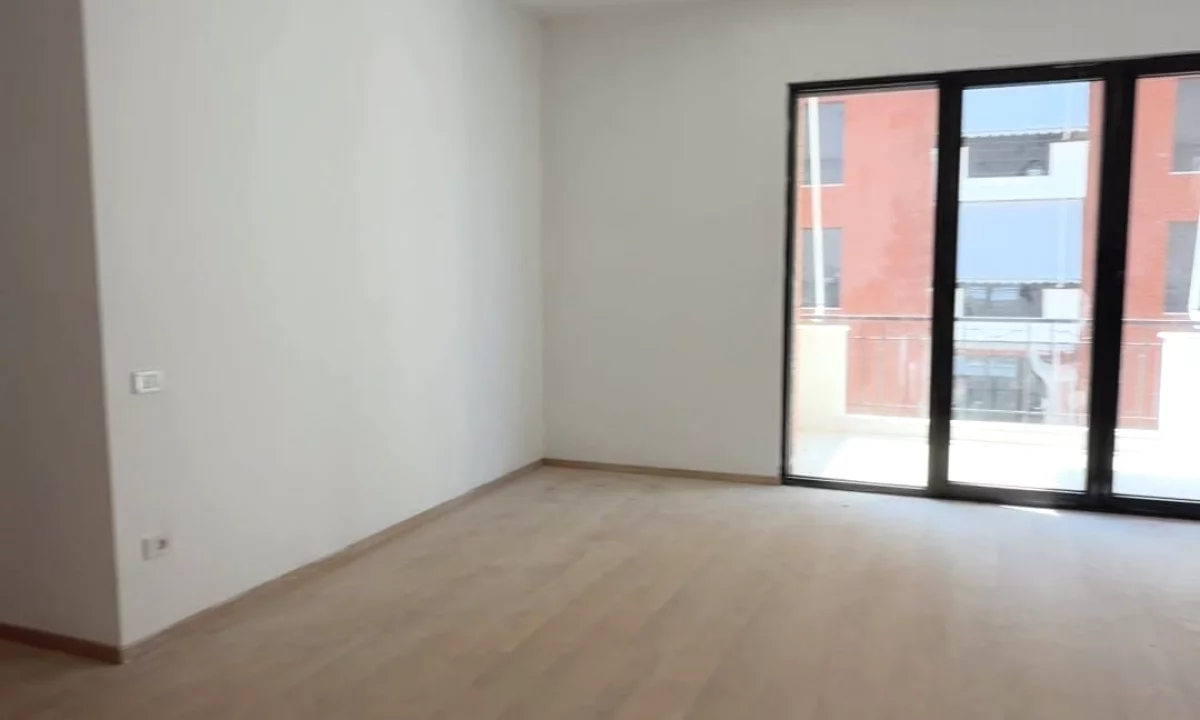 Jepet apartament 2+1 me qira tek Kompleksi Delijorgji , Rruga e Kavajes !900 euroo ne muajjj!!2