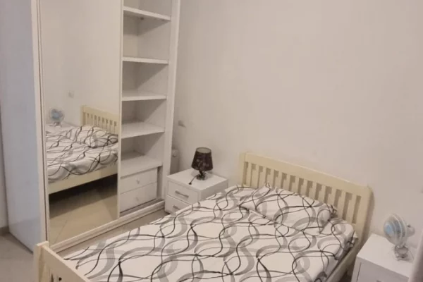 Shtepi me qera 2+1 ne Tirane - 800 Euro