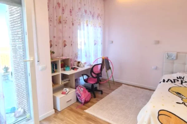 Shtepi ne shitje 3+1 ne Tirane - 420,000 Euro