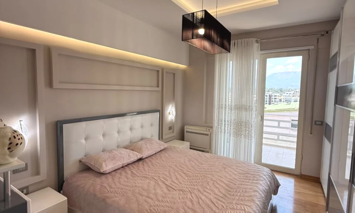 Shtepi ne shitje Apartament ne Tirane, 2+1, Mobilimi E mobiluar, Pagesa 250,000  Euro.