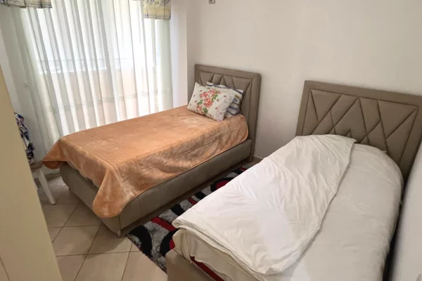 Shtepi me qera 2+1 ne Tirane - 750 Euro