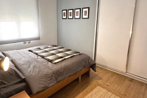 Jepet apartament 1+1 me qira tek Piramida !65.000 leke ne muaj !!<