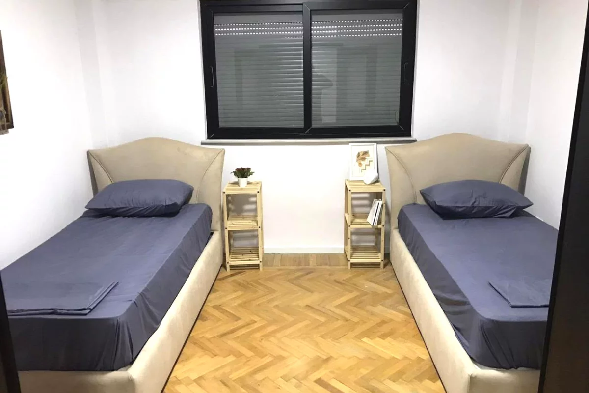 Shtepi me qera Apartament ne Tirane, 2+1, Mobilimi E mobiluar, Pagesa 900  Euro.