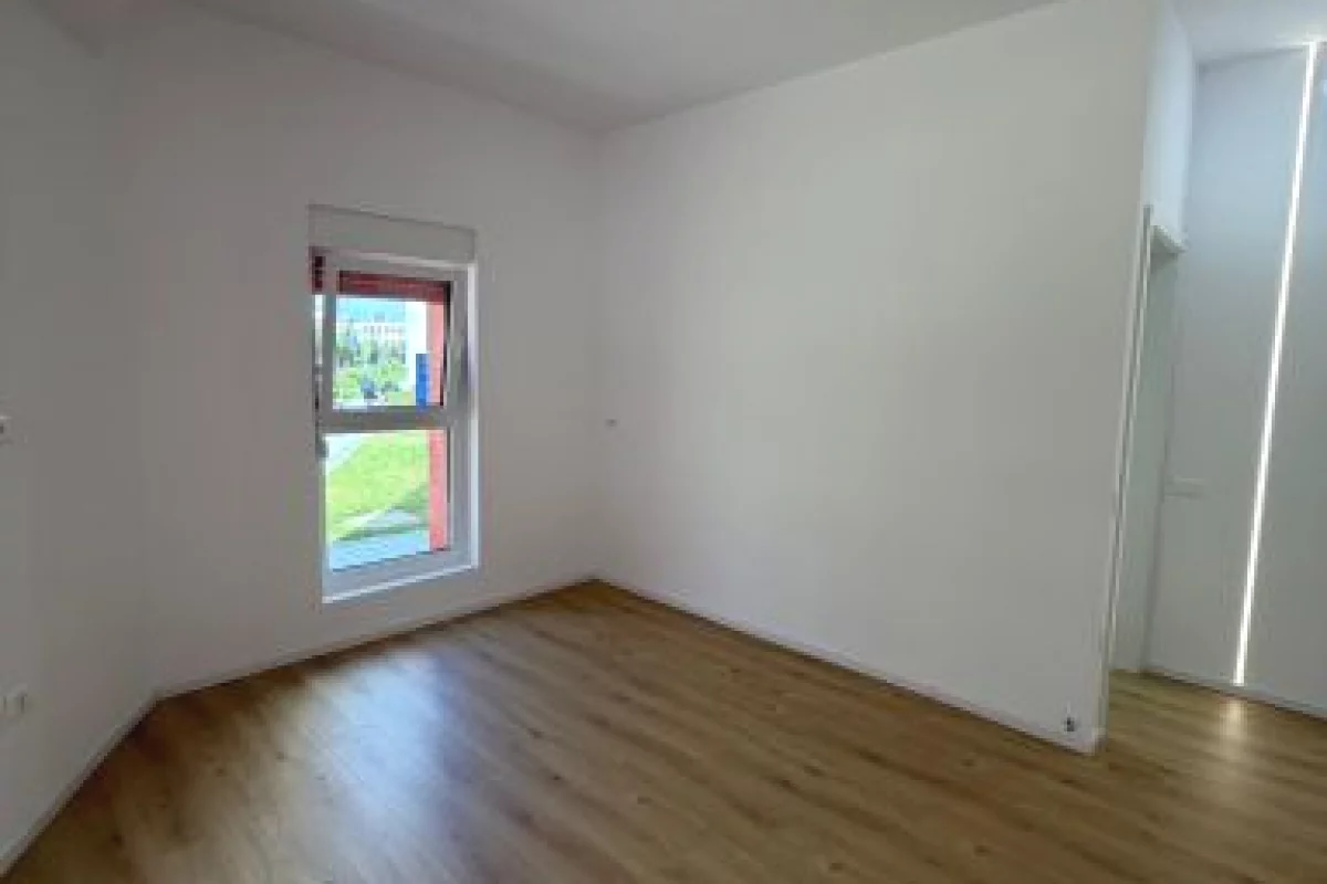 Jepet apartament 1+1 me qira tek Kompleksi Kadiu , Rruga Ali Demi! <40000 leke ne muaj !><>