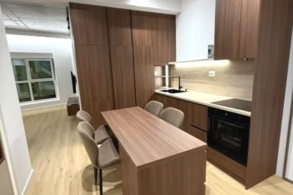 Jepet apartament 2+1+2 me qira tek Kompleksi Kadiu , Rruga Ali Demi !cmim ne leke !<>M<