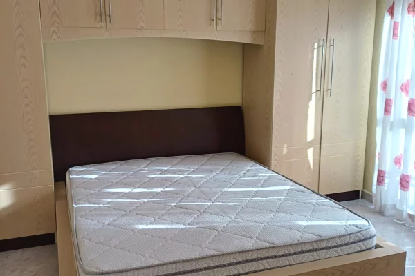 Shtepi me qera 2+1 ne Tirane - 750 Euro