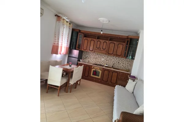 Jepet apartament 1+1 me qira ne Lungomare , Vlore ! 440 mijje leke !><!@@