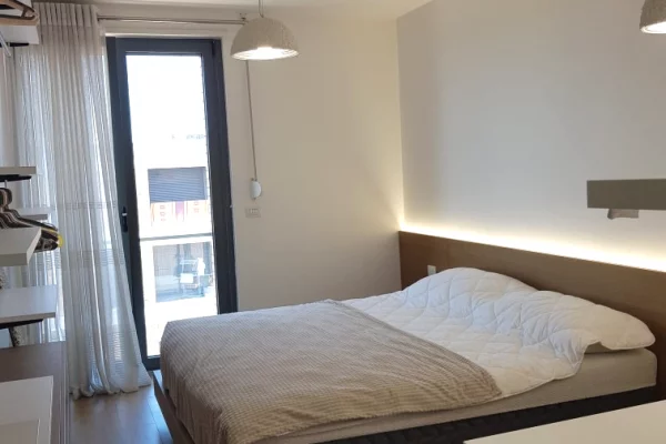 Shtepi me qera 2+1 ne Tirane - 900 Euro