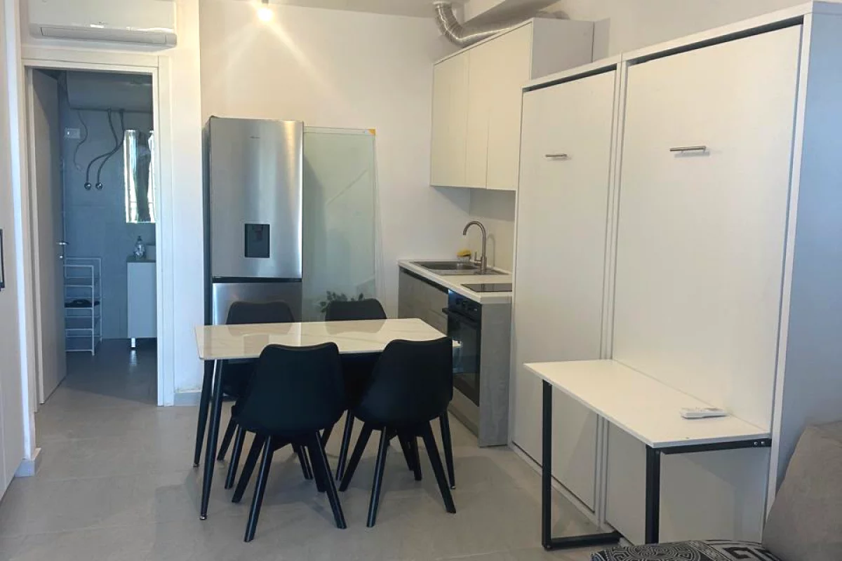 Shtepi ne shitje Apartament ne Himare, Garsoniere, Mobilimi E mobiluar, Pagesa 144,000  Euro.