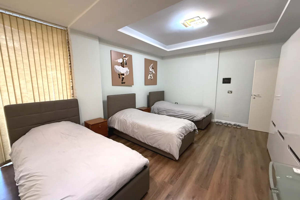 Shtepi me qera Apartament ne Tirane, 2+1, Mobilimi E mobiluar, Pagesa 900  Euro.