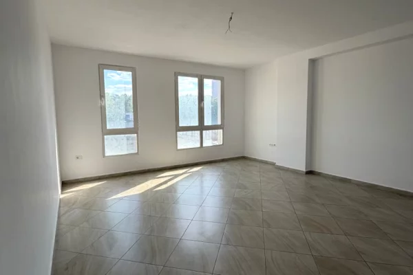 Shitet apartament 1+1 tek Universi Mesdhetar , Vasil Shanto ! 185k euro!@2120