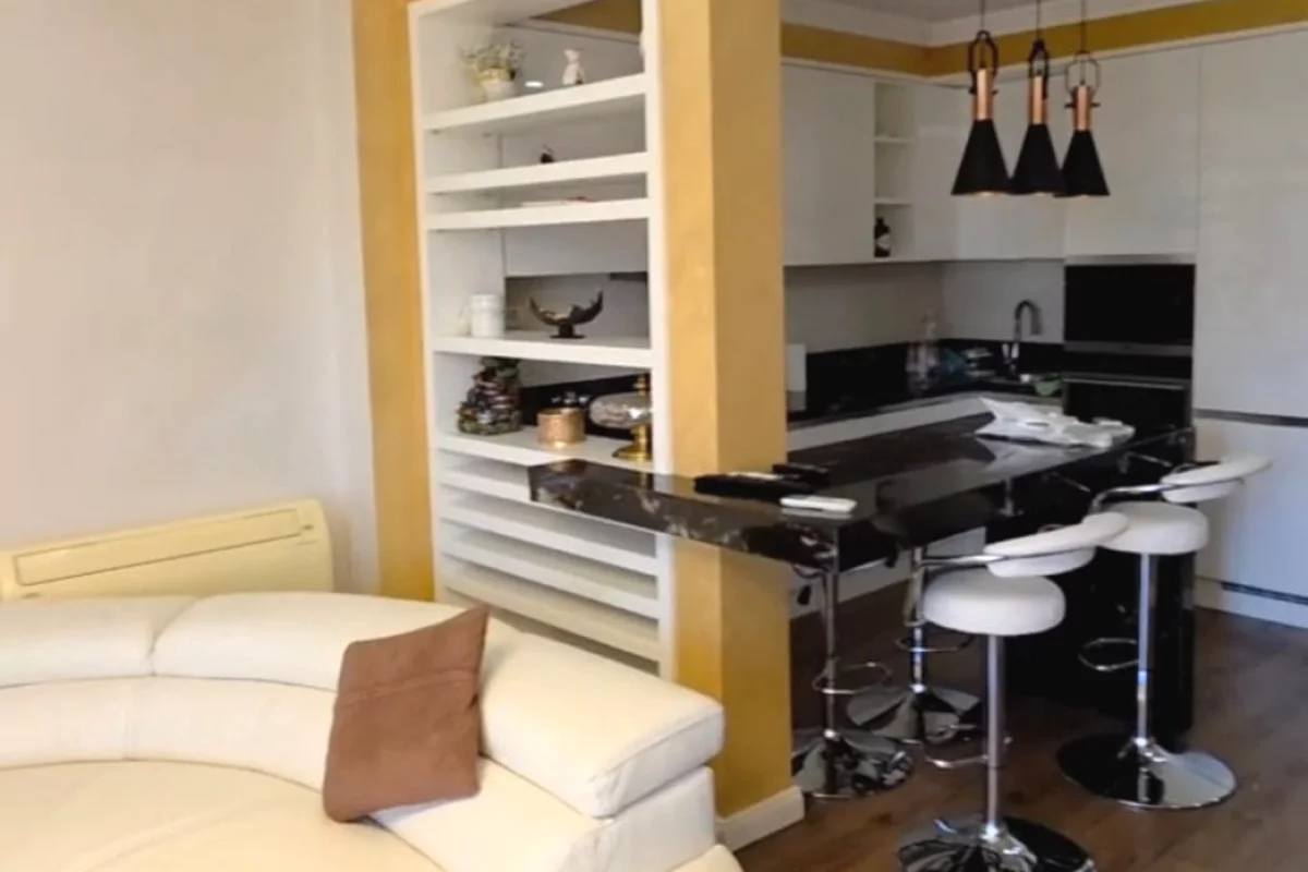 Shtepi ne shitje Apartament ne Tirane, 2+1, Mobilimi E mobiluar, Pagesa 360,000  Euro.