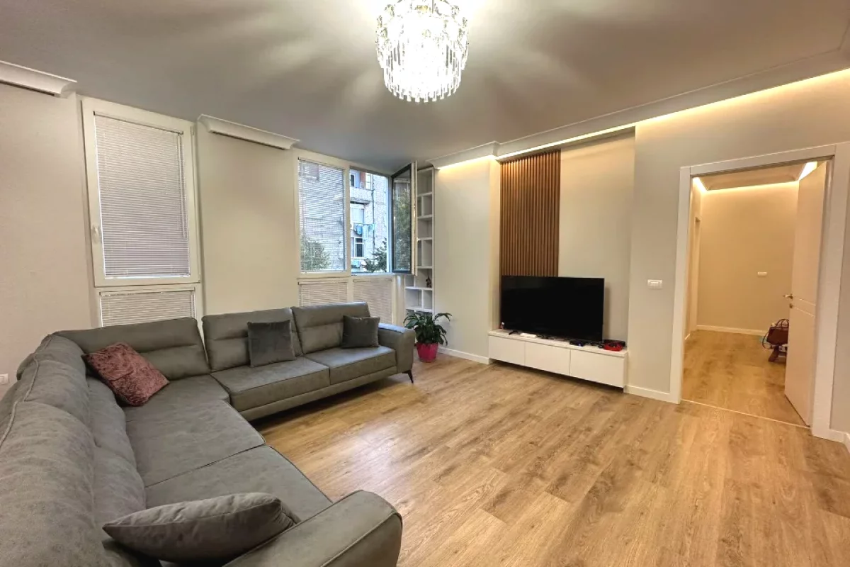 Shtepi me qera Apartament ne Tirane, 2+1, Mobilimi E mobiluar, Pagesa 900  Euro.