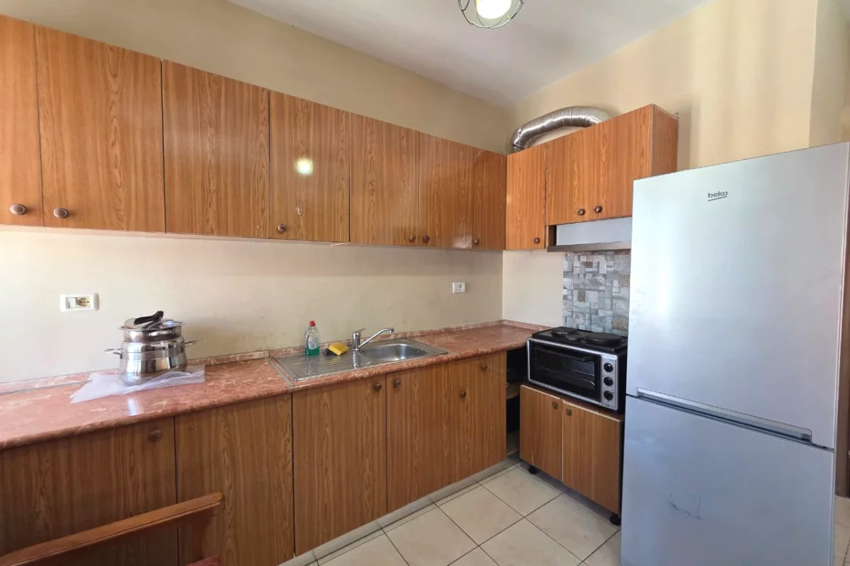 Shtepi me qera Apartament ne Tirane, 1+1, Mobilimi E mobiluar, Pagesa 450  Euro.